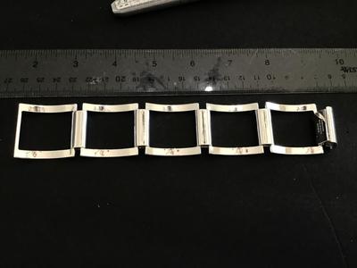 Linda Dano Signed Great Condition Fashion Bracelet
