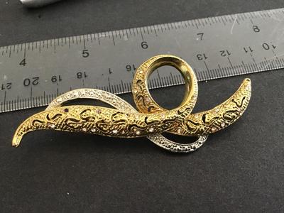 Avon OS Vintage Brooch