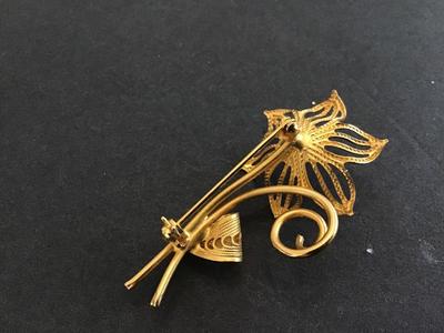 Vintage Pearl Flower Brooch