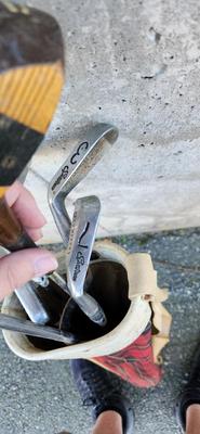 Small Vintage Golf Bag With Clubs