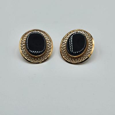 LOT 89: Multiple Pairs of Vintage Clip Earrings