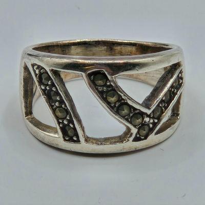 LOT 94: Multiple Styles and Colors of Rings