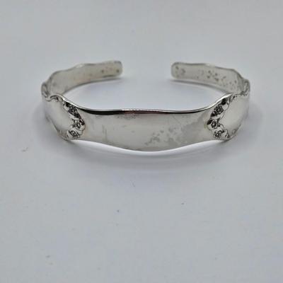 LOT 95: Sterling Silver Cuff Bracelets / 28.9 Grams