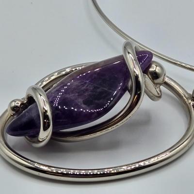 LOT 97: Beautiful Vintage Silver-tone Necklace with Purple Stone