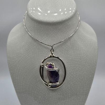 LOT 97: Beautiful Vintage Silver-tone Necklace with Purple Stone