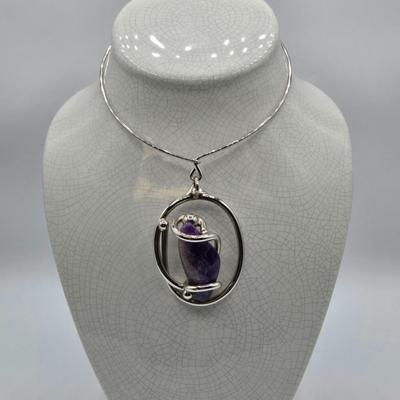 LOT 97: Beautiful Vintage Silver-tone Necklace with Purple Stone