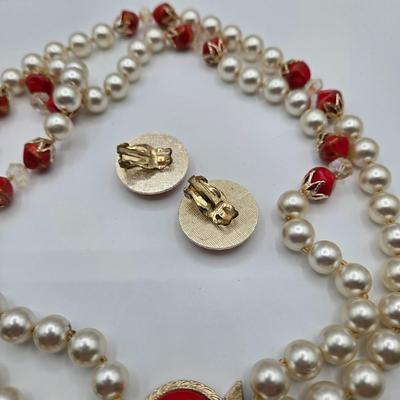 LOT Variety of Vintage Jewelry Including Beaded Necklaces, Clip Earrings, and More