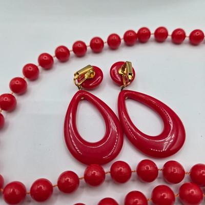 LOT Variety of Vintage Jewelry Including Beaded Necklaces, Clip Earrings, and More
