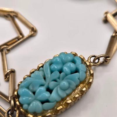 LOT 105: Multiple Vintage Necklaces