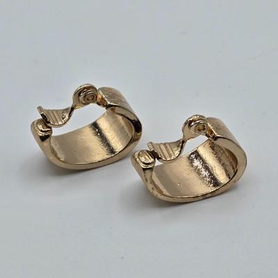 LOT 107: Vintage Clip on Earrings Including Trifari and More