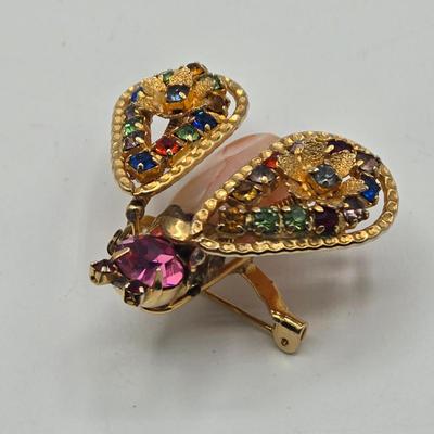 LOT 120: Fashionable Hair Combs, Barrett, Brooches with Matching Clip Earrings, and More