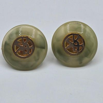 LOT 120: Fashionable Hair Combs, Barrett, Brooches with Matching Clip Earrings, and More