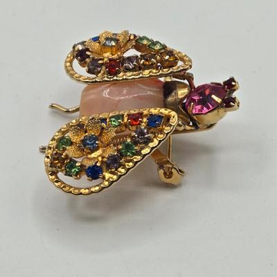 LOT 120: Fashionable Hair Combs, Barrett, Brooches with Matching Clip Earrings, and More