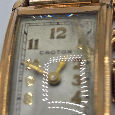 LOT 135: Multiple Vintage Watches