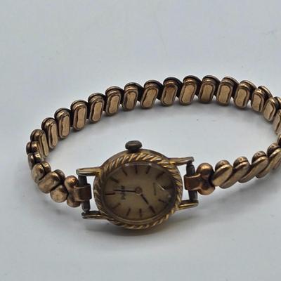 LOT 135: Multiple Vintage Watches