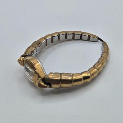 LOT 135: Multiple Vintage Watches