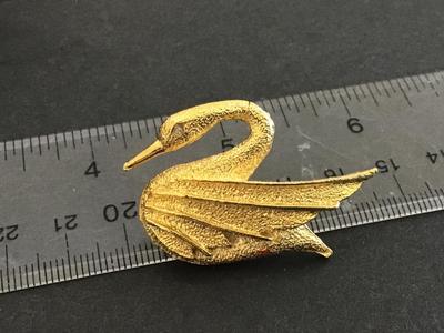 Dubarry Fifth Avenue Marked Textured Swan Brooch Vintage