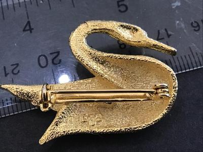 Dubarry Fifth Avenue Marked Textured Swan Brooch Vintage