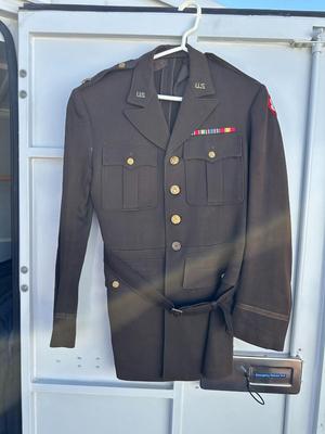 VINTAGE U.S. ARMY SERVICE OFFICERS UNIFORM COAT