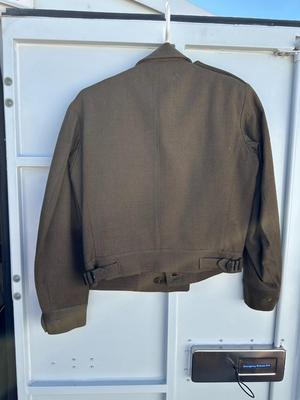 VINTAGE U.S. AIR FORCE “IKE” JACKET WITH PATCHES AND RIBBON RACK