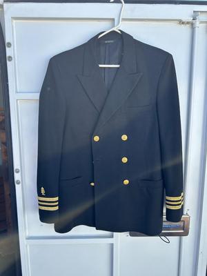 UNITED STATES NAVY OFFICER DINNER DRESS BLUES JACKET