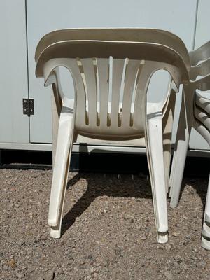 5 PLASTIC STACKING CHAIRS