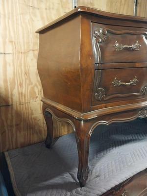 VERY NICE WOODEN NIGHTSTAND/ENDTABLE WITH TWO DRAWERS