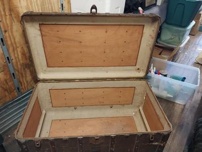 VINTAGE INDESTRUCTO NUMBERED TRUNK