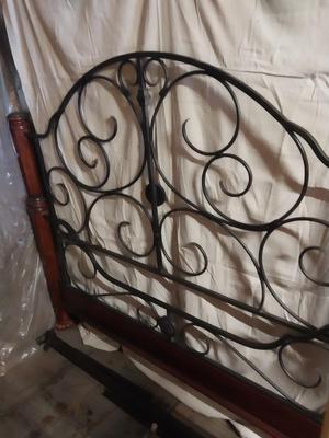 KING SIZE IRON HEAD AND FOOTBOARD WITH RAILS