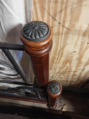KING SIZE IRON HEAD AND FOOTBOARD WITH RAILS