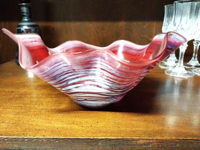 BEAUTIFUL DECANTER-FOUR CRYSTAL WINE CLASSES AND STAINGLASS DISH