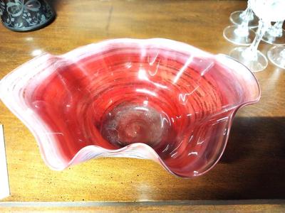 BEAUTIFUL DECANTER-FOUR CRYSTAL WINE CLASSES AND STAINGLASS DISH