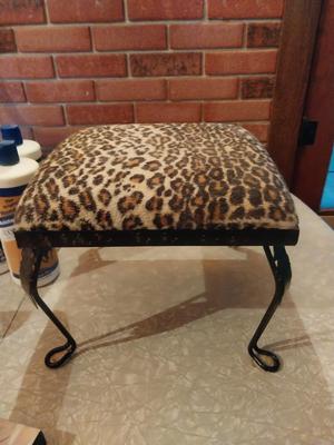 METAL STOOL-MANE AND TAIL PRODUCTS-COSMETIC MIRROR