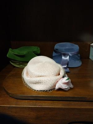 LADIES VINTAGE HATS