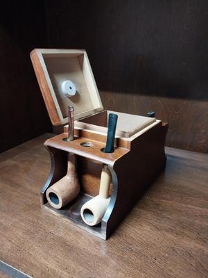 VINTAGE WOODEN HUMIDOR