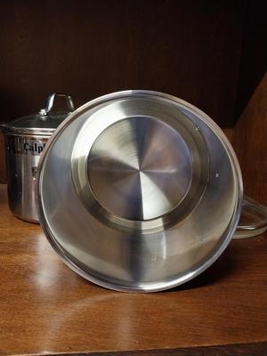 STAINLESS STEEL POTS WITH LIDS AND RACK