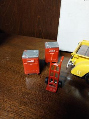 COLLECTABLE COKE A COLA TRUCK