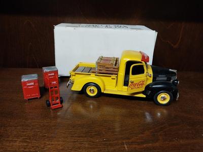 COLLECTABLE COKE A COLA TRUCK