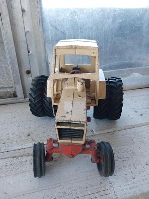 AGRI KING TRACTOR