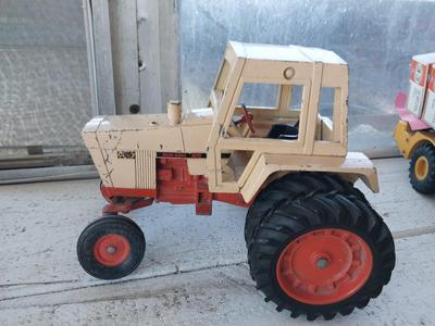 AGRI KING TRACTOR