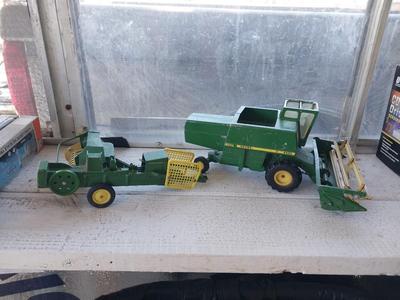 JOHN DEERE FARMIMG EQUIPTMENT