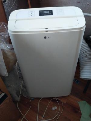 PORTABLE AIRCONDITIONER WITH MANUAL AND REMOTE