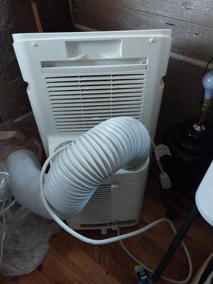 PORTABLE AIRCONDITIONER WITH MANUAL AND REMOTE