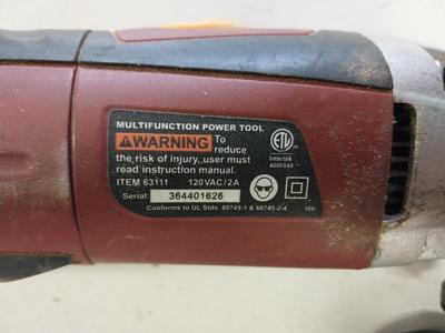 BLACK &DECKER SANDER WITH BAG AND CHICAGO