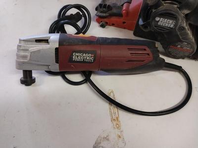 BLACK &DECKER SANDER WITH BAG AND CHICAGO