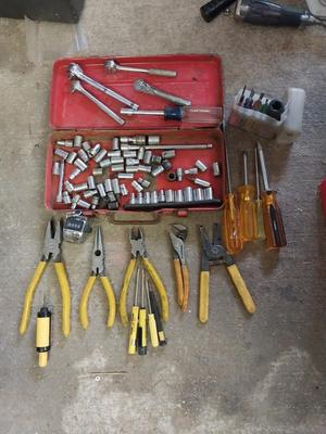 SMALLER SOCKETS AND SOCKET WTRENCHES & VARIOUS PLIERS