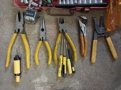 SMALLER SOCKETS AND SOCKET WTRENCHES & VARIOUS PLIERS