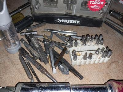 32 PIECE RATCHETING DRIVER SET