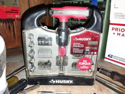 32 PIECE RATCHETING DRIVER SET