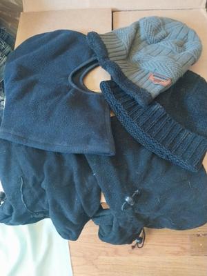 MENS WINTER GLOVES-SOCKS & HATS
